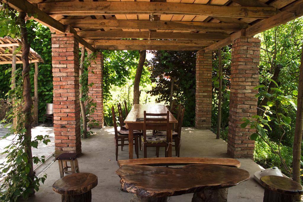 Nona Guest House Shilda Exterior photo