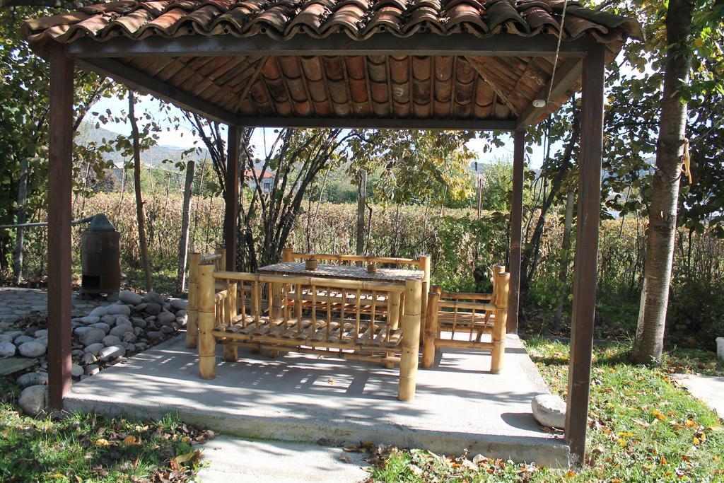 Nona Guest House Shilda Exterior photo